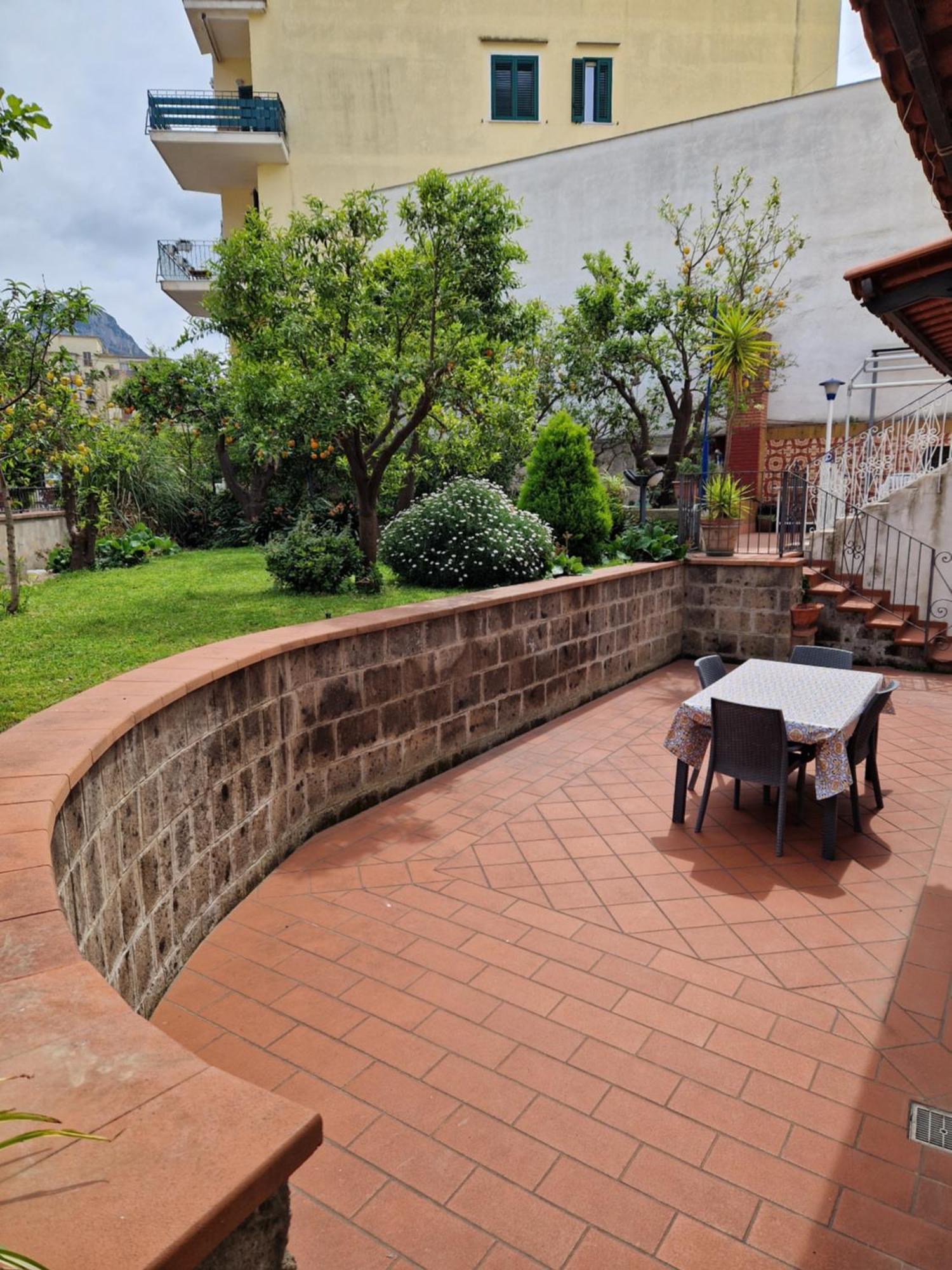 Il Giardino Dei Gigli Apartment Meta Exterior photo