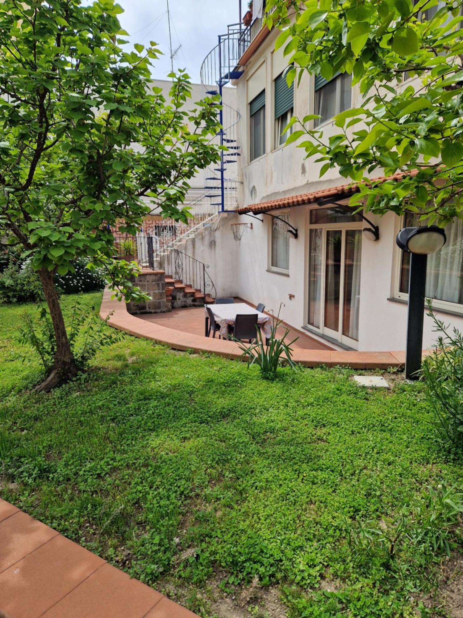 Il Giardino Dei Gigli Apartment Meta Exterior photo