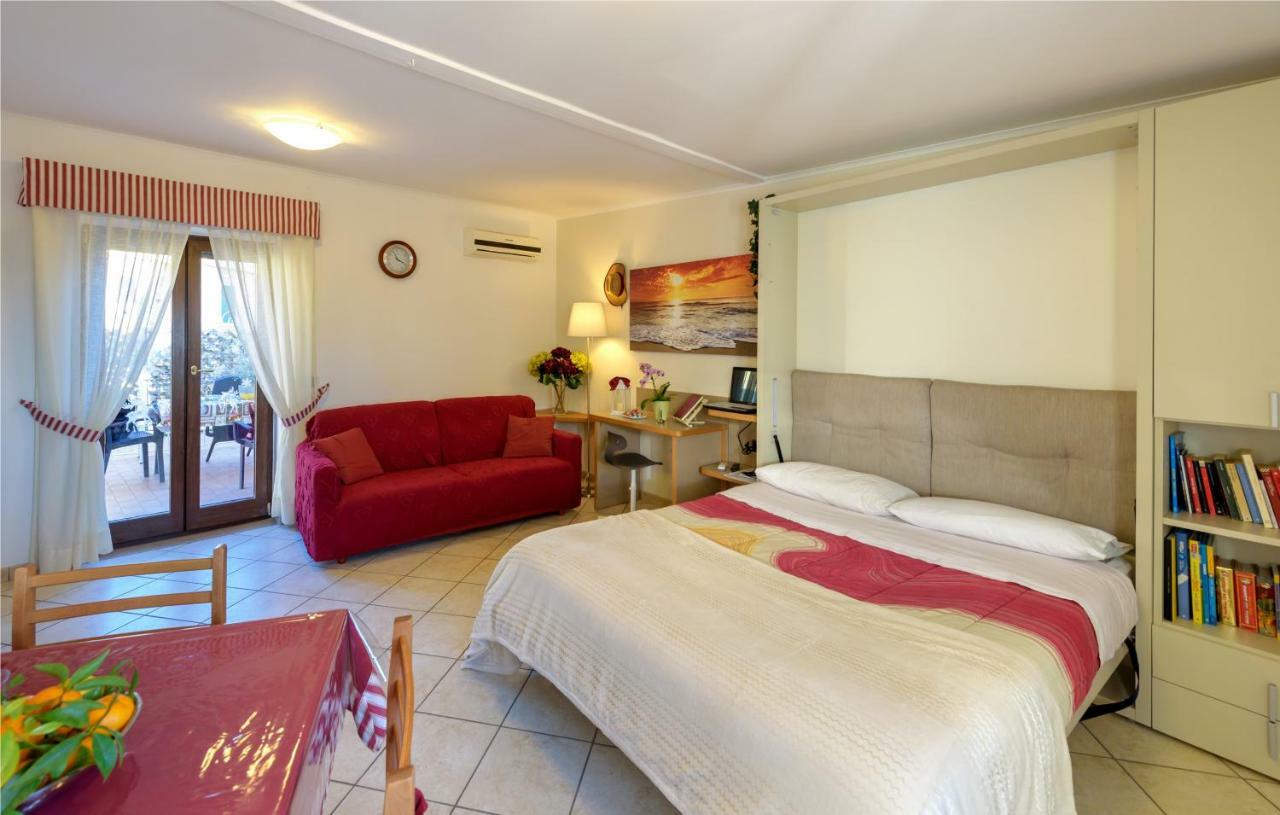 Il Giardino Dei Gigli Apartment Meta Exterior photo